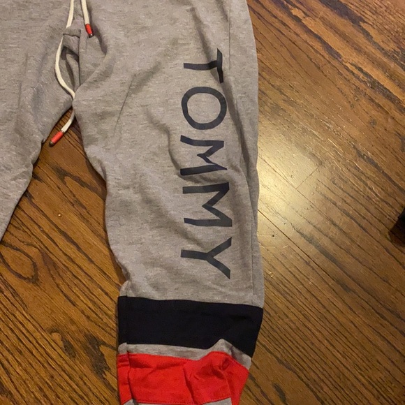 tommy hilfiger sweatpants - Picture 2 of 4